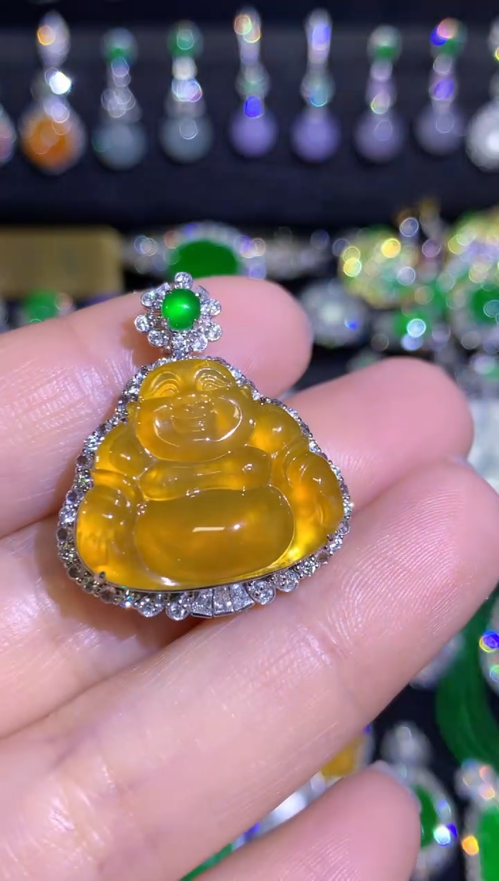 【闪购商品】翡翠颈饰18K金镶嵌高冰玻起光黄翡弥勒佛