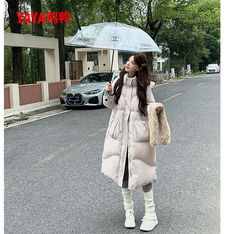 YAYA/鸭鸭羽绒服长款过膝冬季新款连帽加厚保暖休闲宽松鸭绒外套