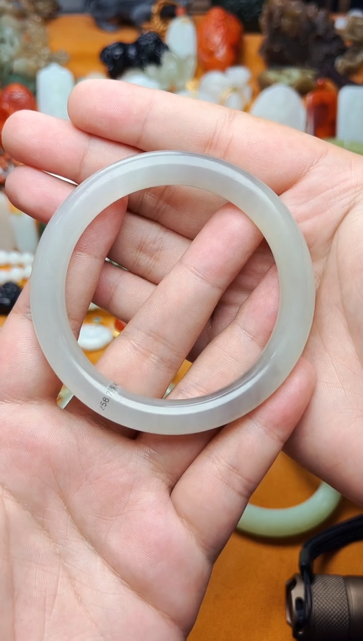 【闪购商品】和田玉手镯未镶嵌58.7圈口