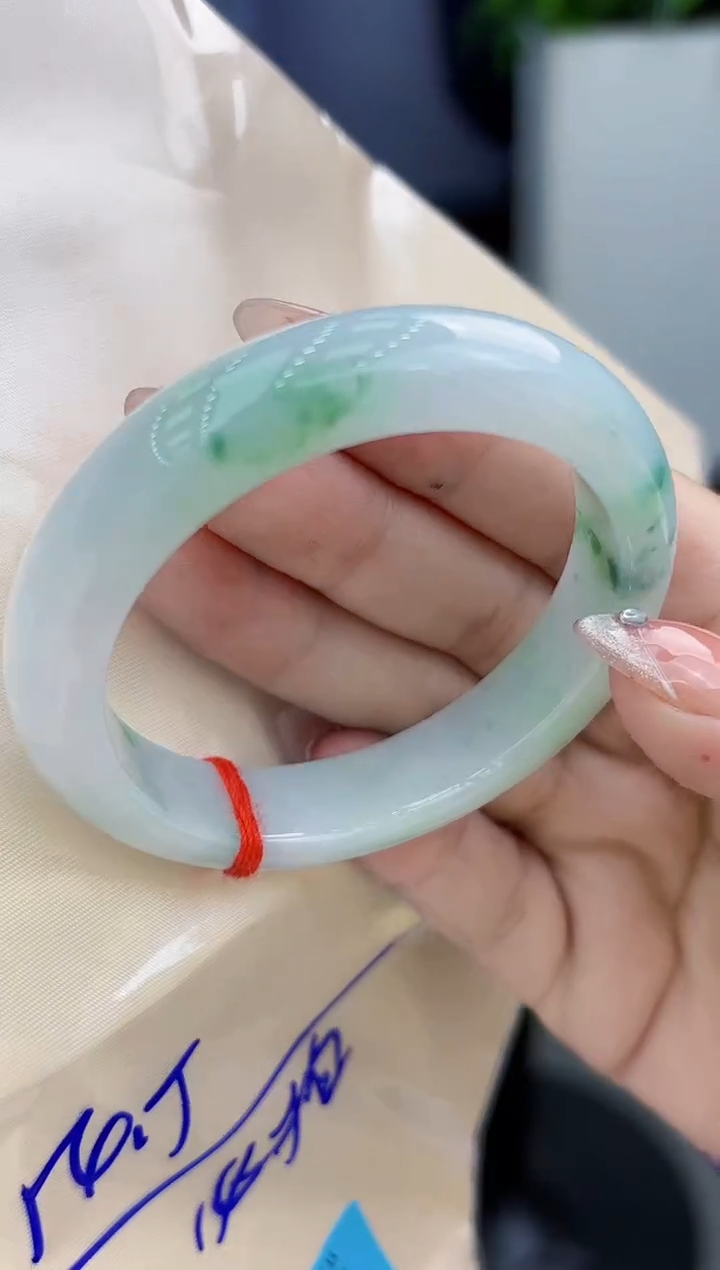 【闪购商品】翡翠手镯未镶嵌翡翠手镯