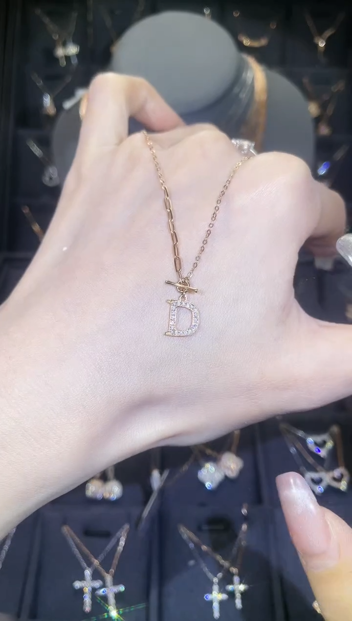 【闪购商品】钻石套链18K金镶嵌18K金玫 多人 字母D