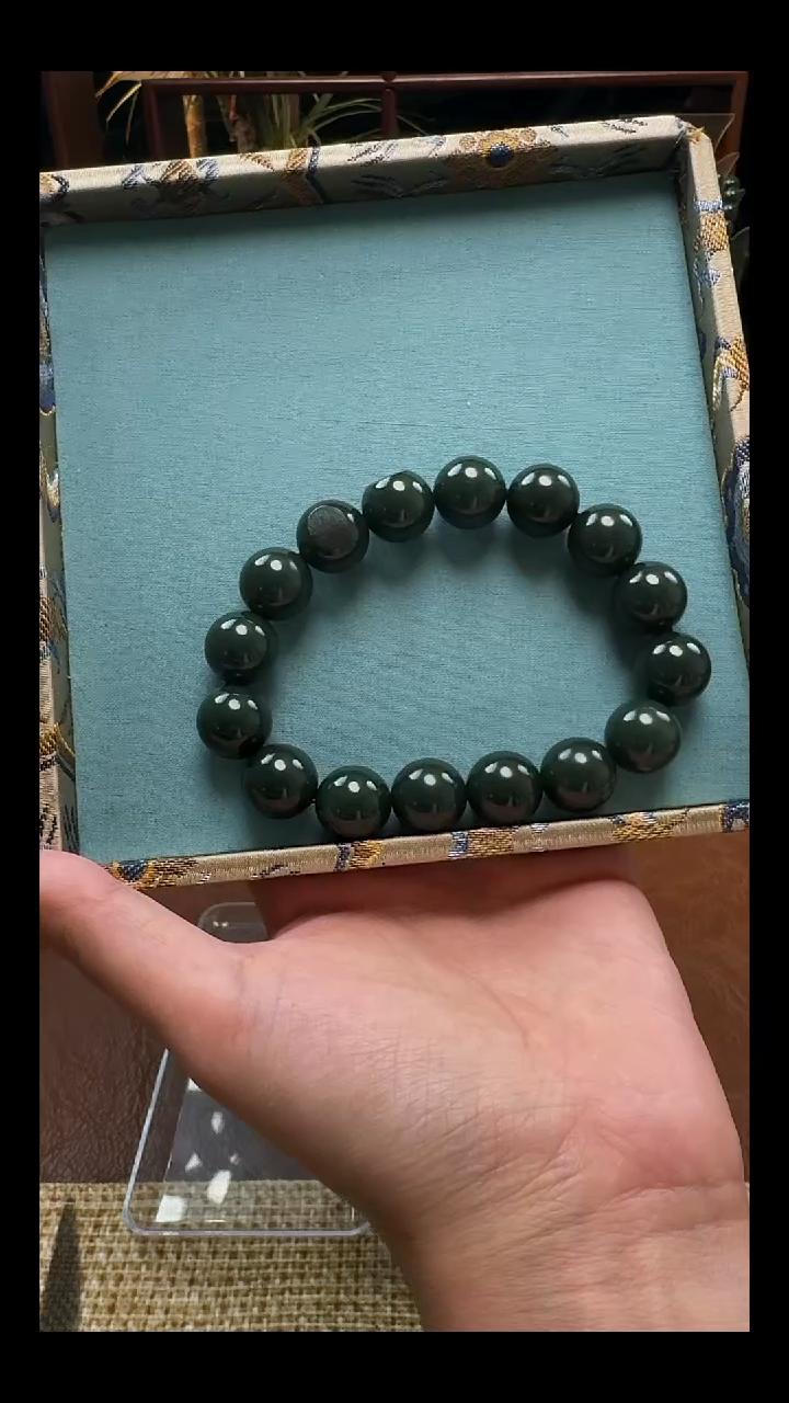 未镶嵌手链和田玉（青玉）新疆和田玉沙枣青卡14手串