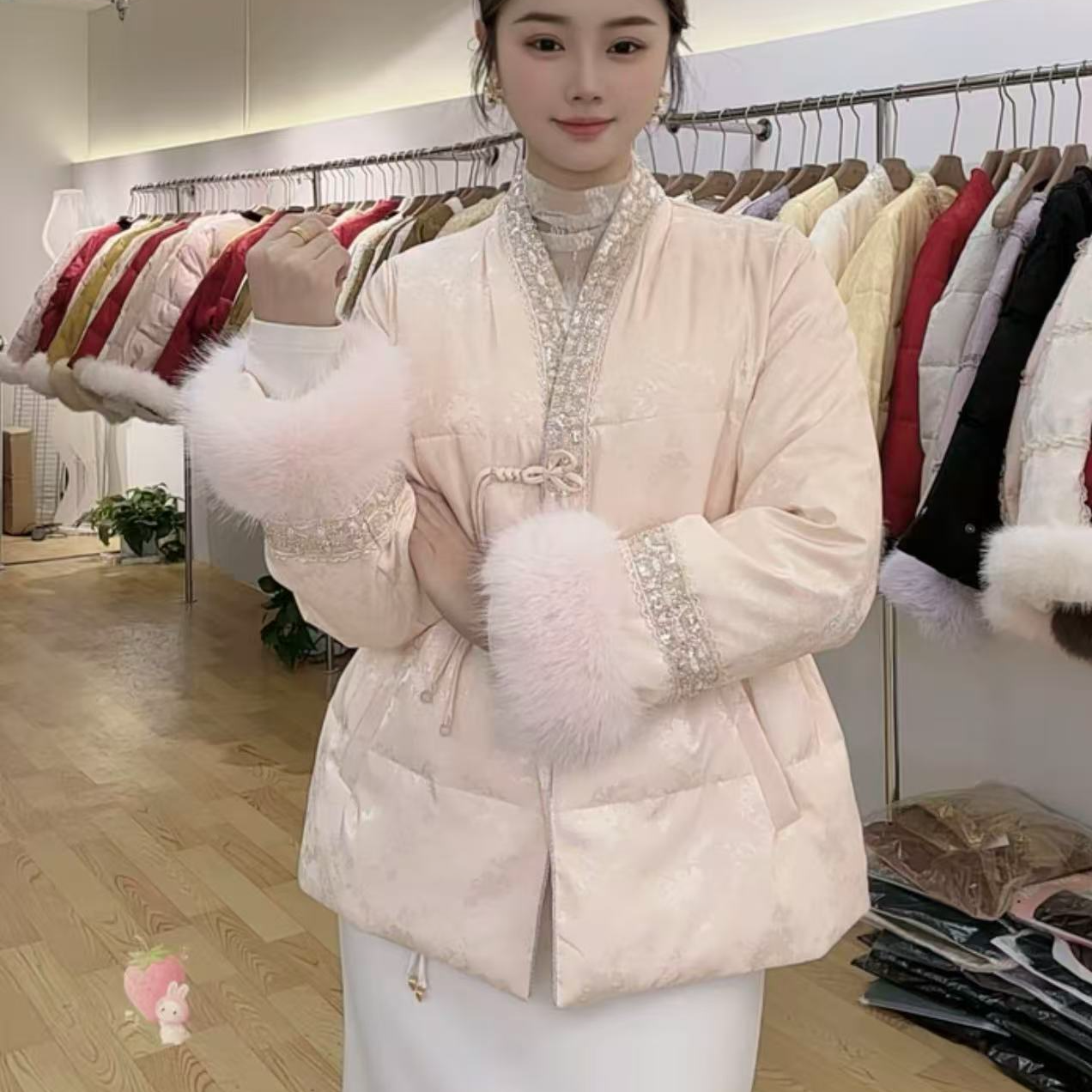 2025新中式V领亮片提花收腰显瘦保暖加厚棉衣女士冬季气质外套