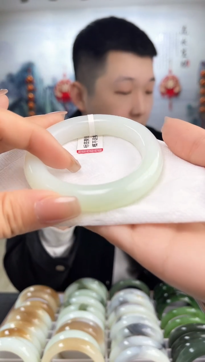 【闪购商品】和田玉手镯未镶嵌53圈口