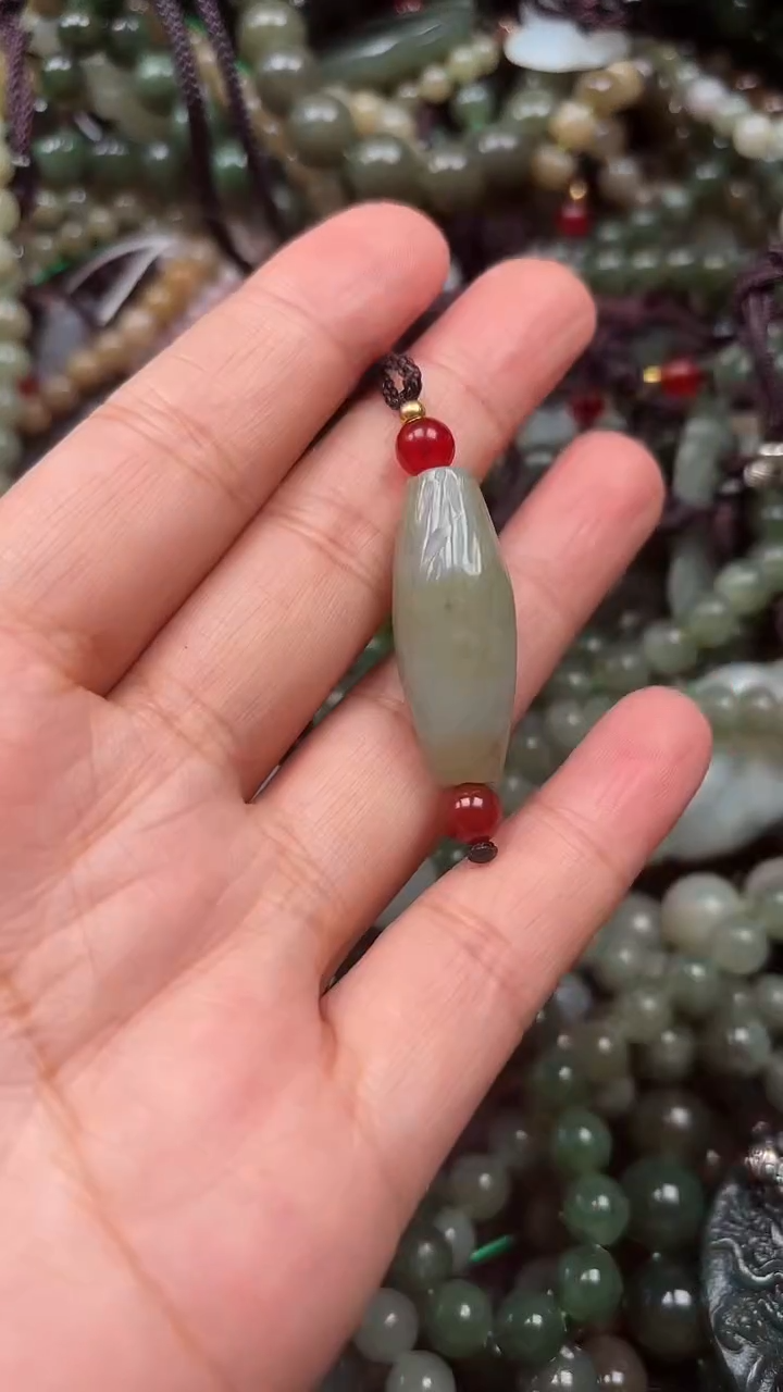 和田玉未镶嵌颈饰1