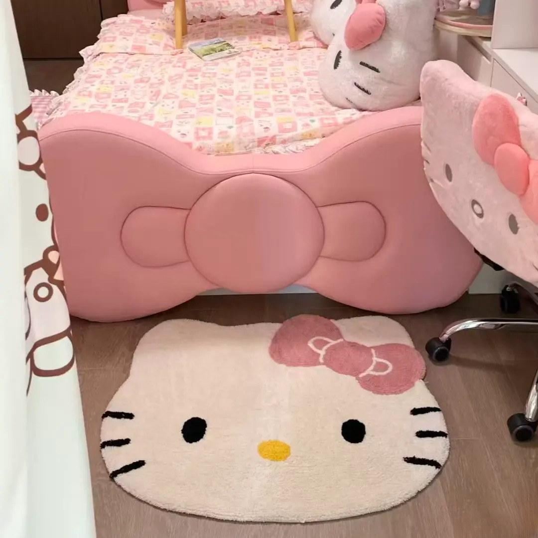 KT猫心形床边毯客厅卧室儿童房舒适柔软仿羊绒垫子