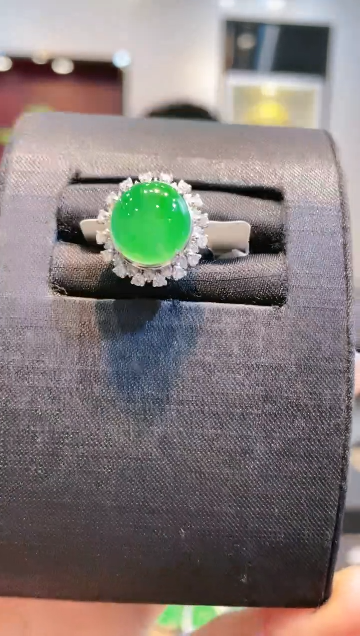 【闪购商品】翡翠颈饰18K金镶嵌A40天然A货翡翠戒指