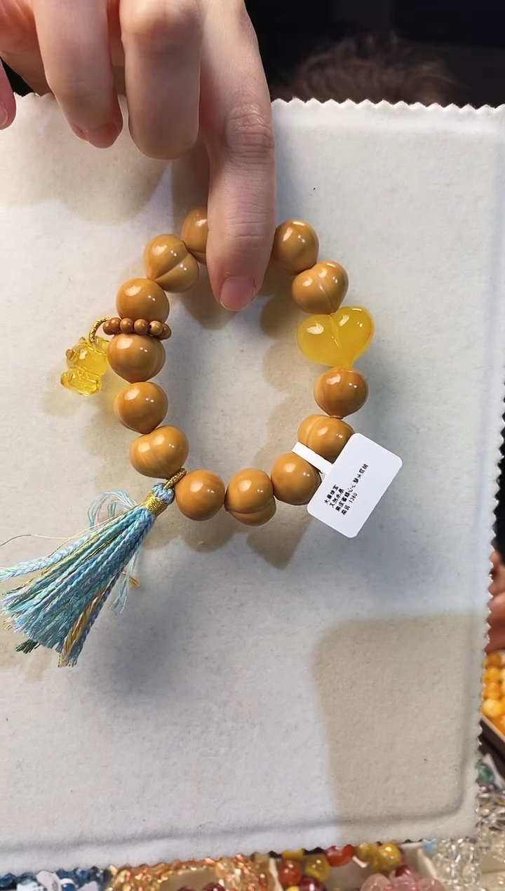 手串蜜蜡未镶嵌?****?焦皮料爱心金珀熊