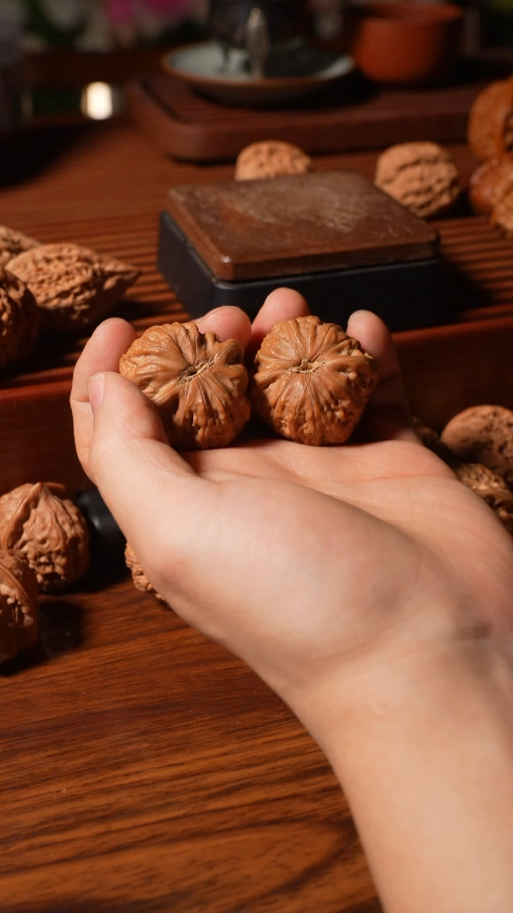 核桃铁锤39.。。。。。。