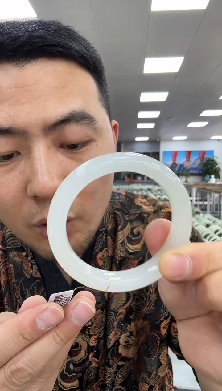 【闪购商品】和田玉手镯未镶嵌55-56  982