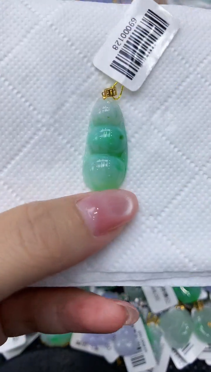 翡翠18K金镶嵌颈饰111111111