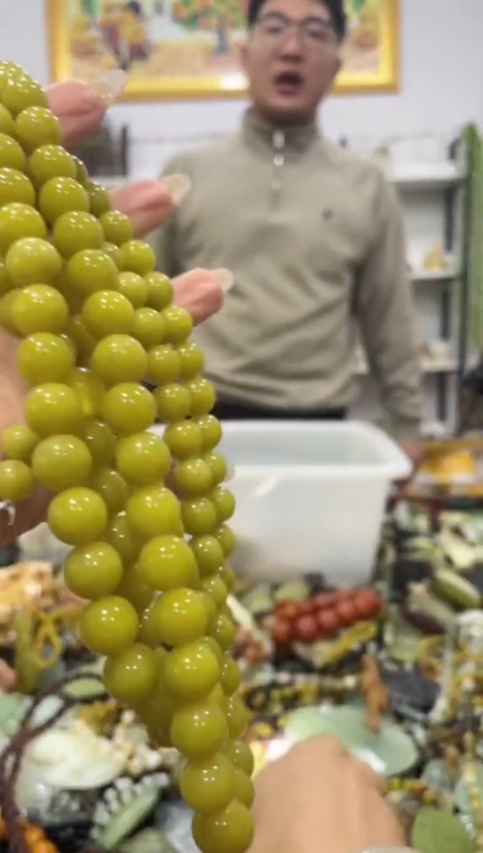 未镶嵌蛇纹石玉手串   