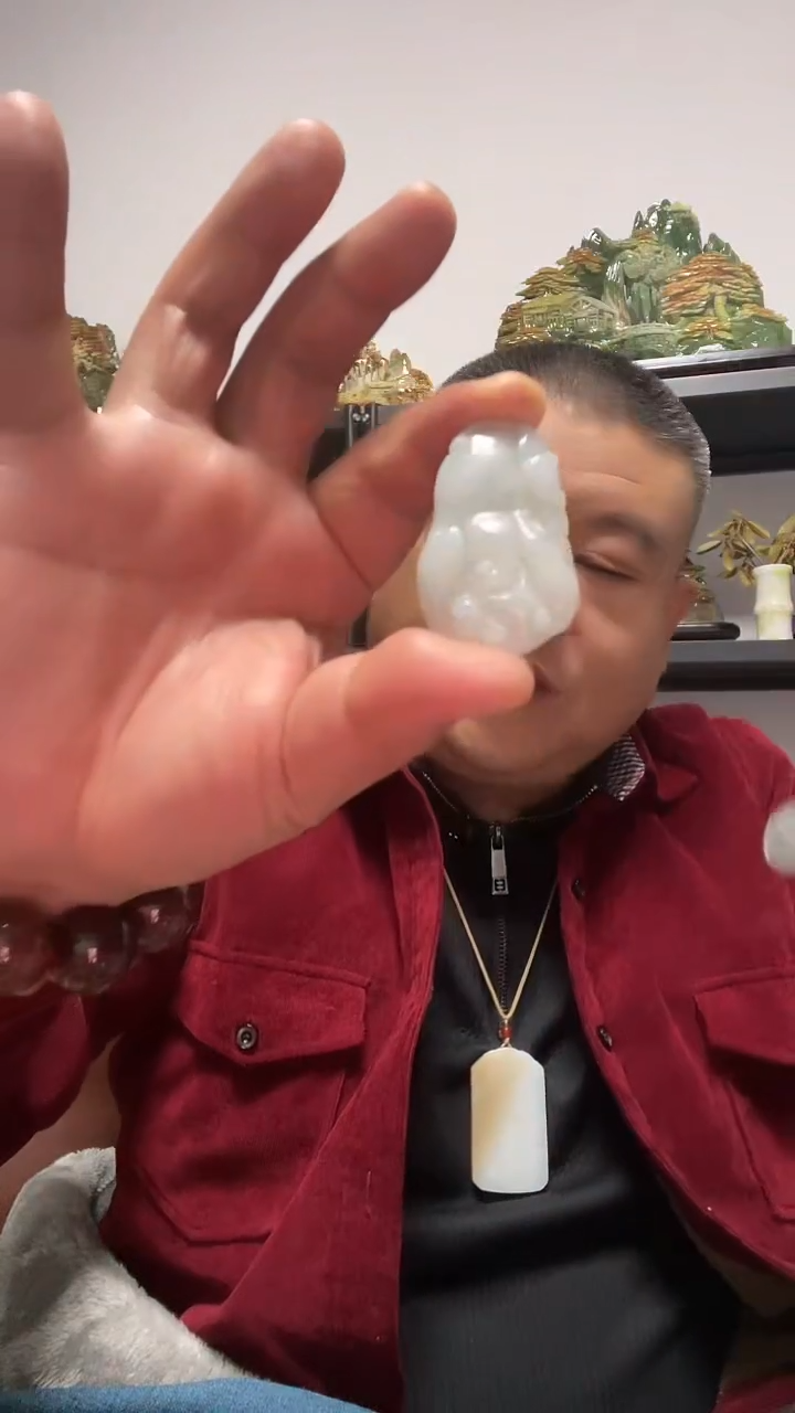 吊坠(赠链)未镶嵌翡翠福瓜吊坠