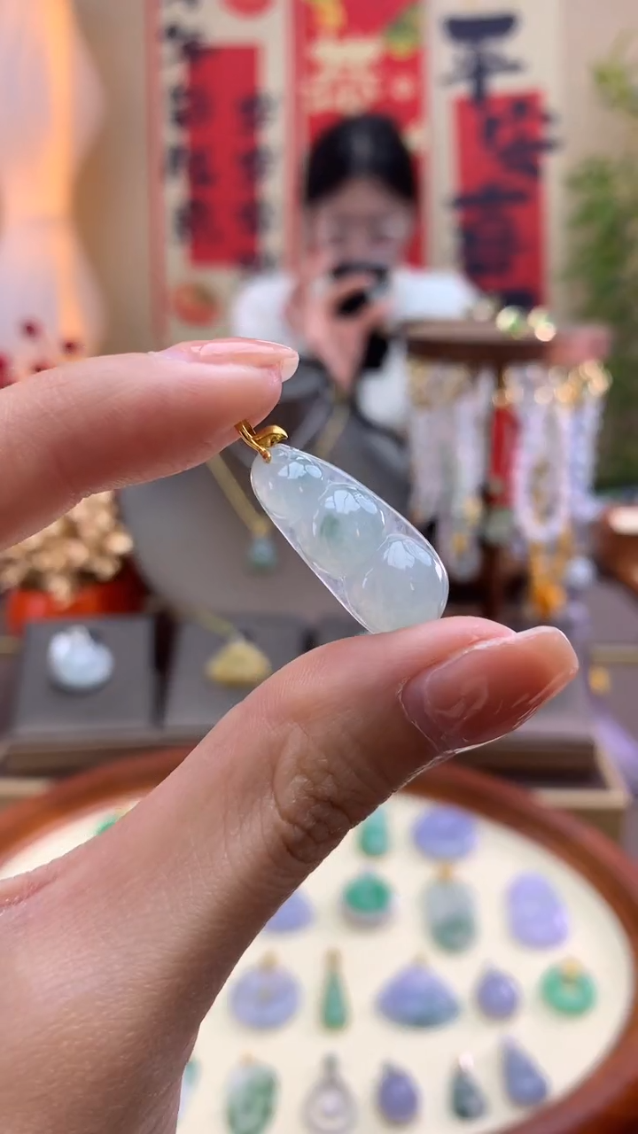 【闪购商品】翡翠颈饰18K金镶嵌豆子