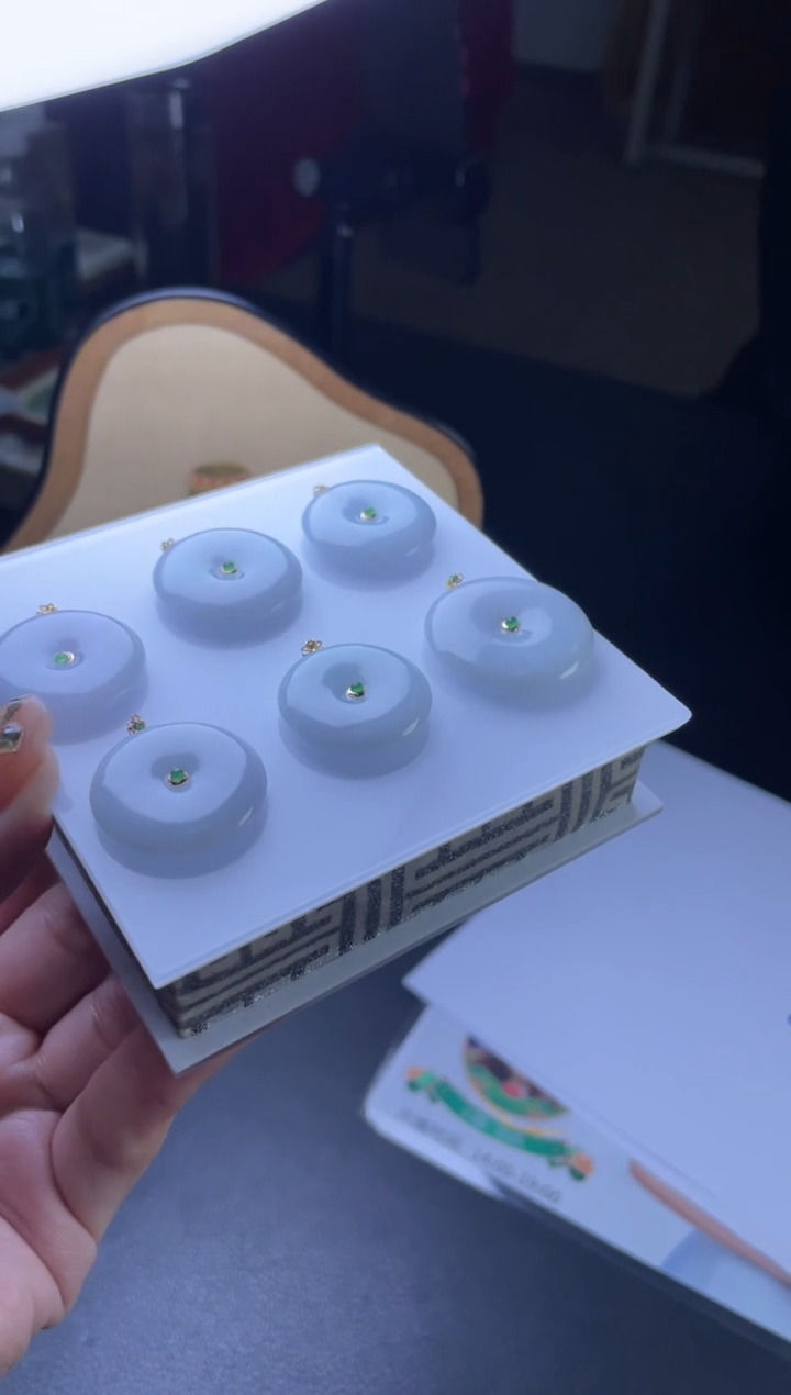 【闪购商品】翡翠挂件18K金镶嵌多样性发一件H10