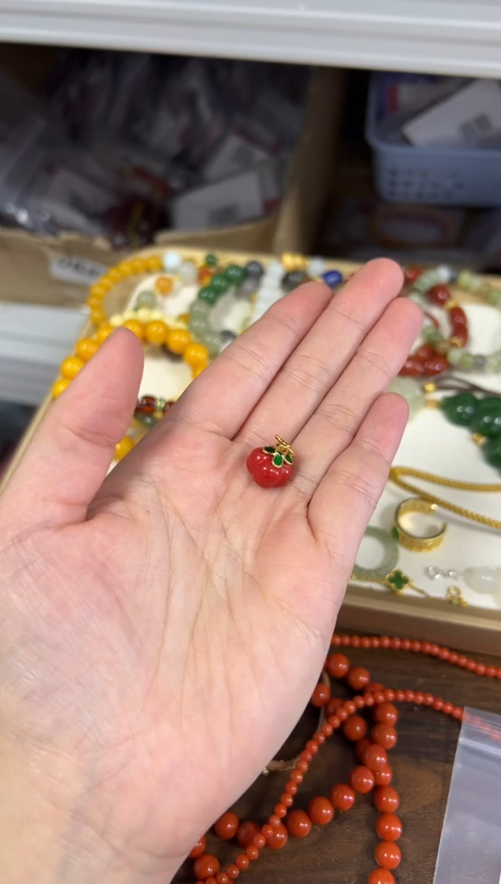 天然辰砂帝王砂柿子万能扣吊坠[40]