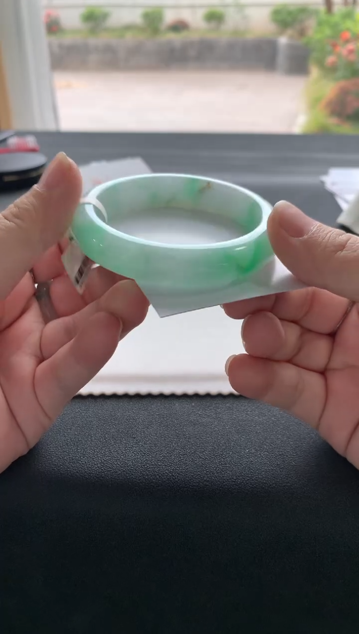 【闪购商品】翡翠手镯未镶嵌56.3正圈买断A7220