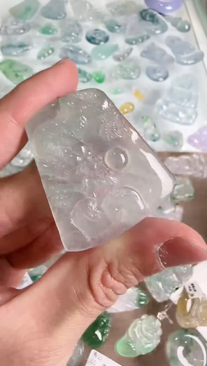 【闪购商品】翡翠吊坠(不含链)未镶嵌··