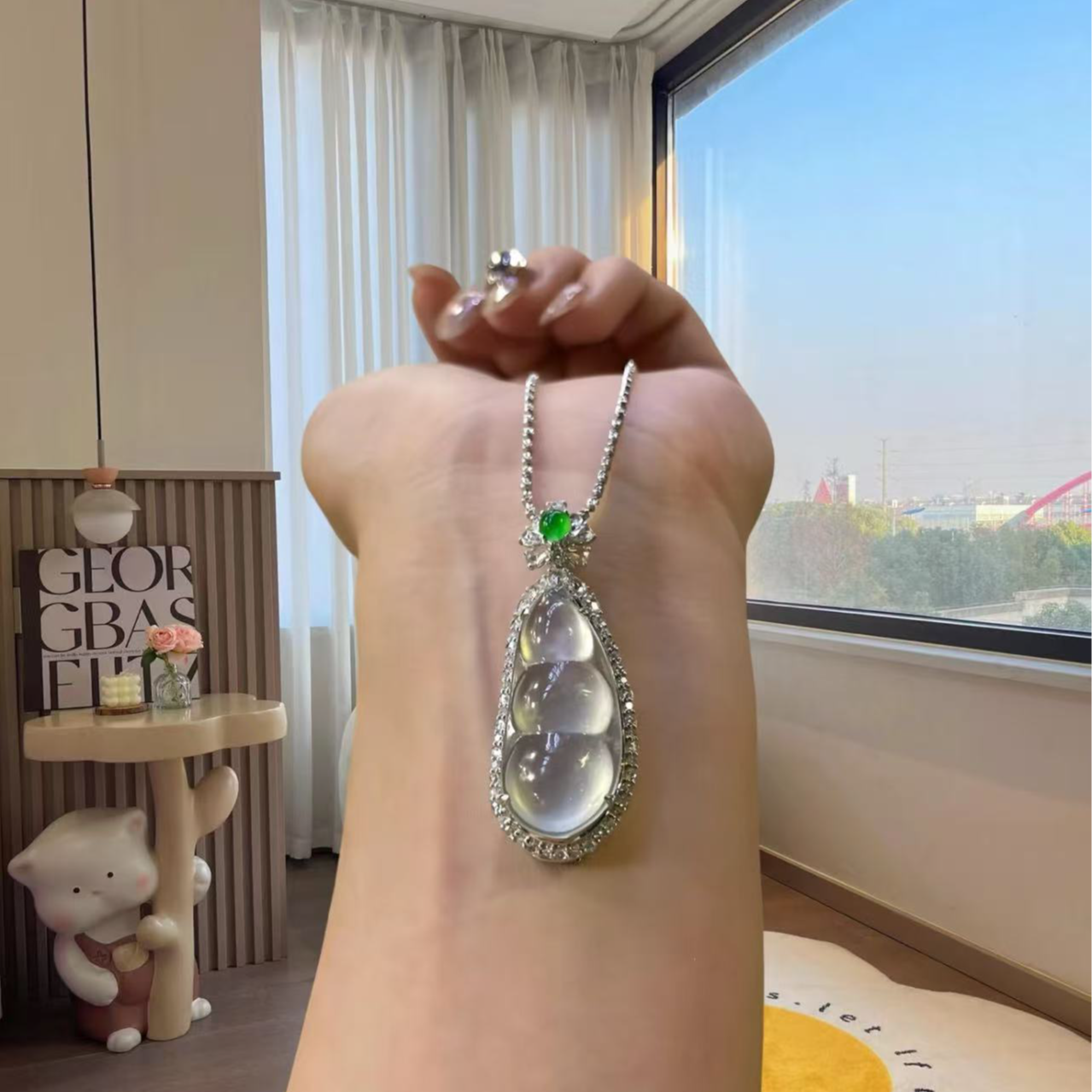 18k金天然缅甸A货翡翠 玻璃种豆子