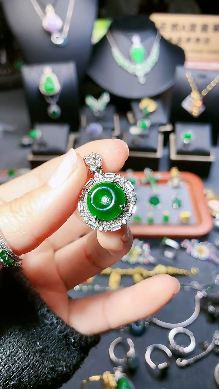 【闪购商品】翡翠吊坠(不含链)银S925镶嵌吊坠