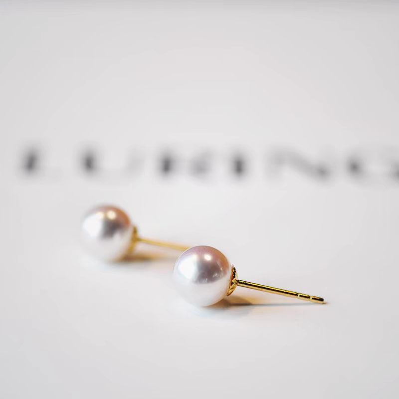 日本Akoya天然海水珍珠4.5-5mm18K耳钉天女一级光