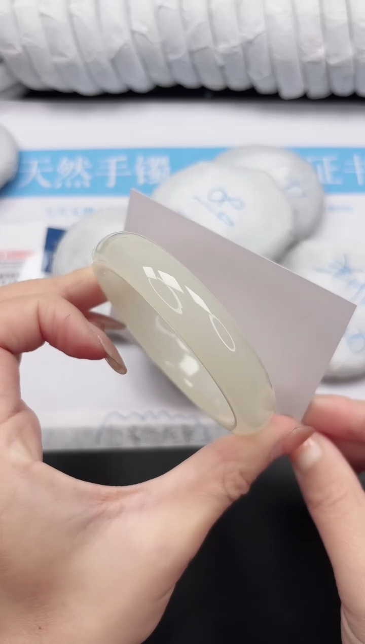 未镶嵌手镯石英质玉176-61.7FMS