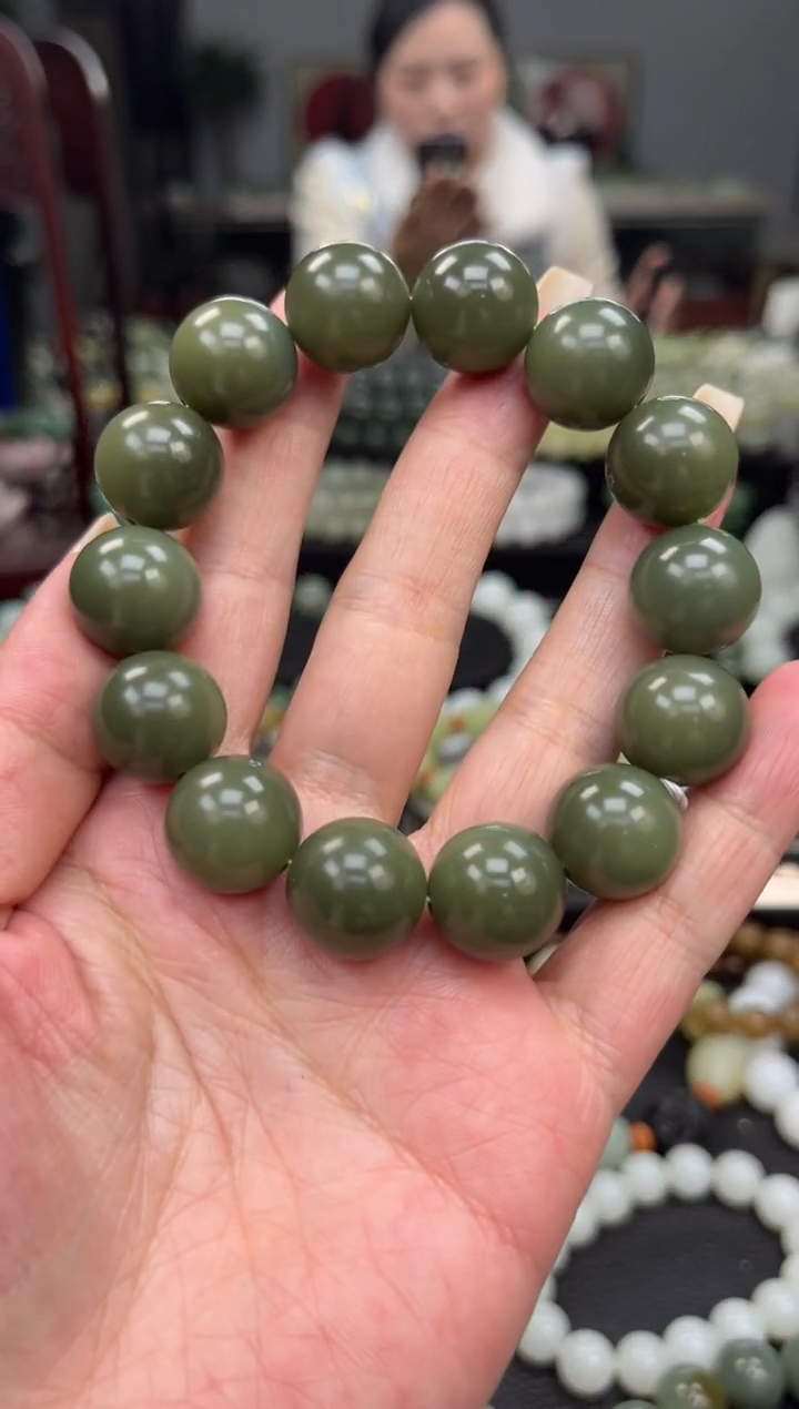 【闪购商品】和田玉手串未镶嵌新疆沙枣青卡16