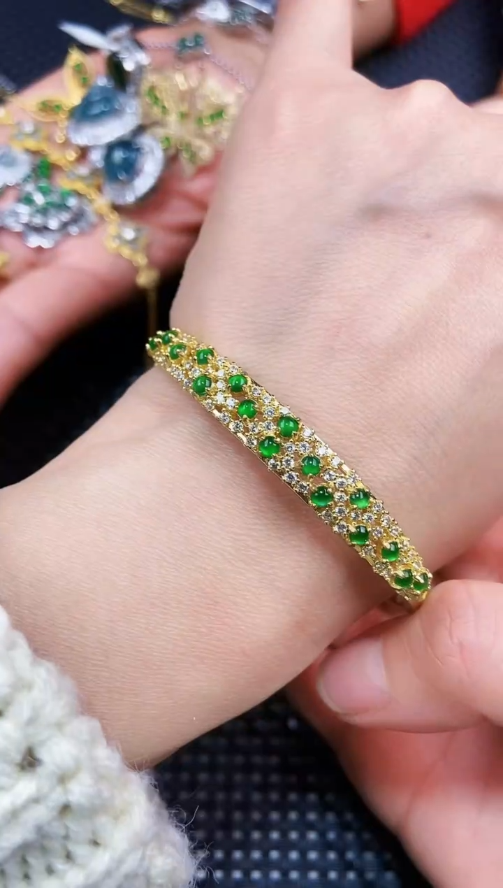 【闪购商品】翡翠手镯未镶嵌11111111