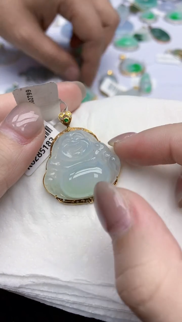 【闪购商品】翡翠颈饰18K金镶嵌天然翡翠A货