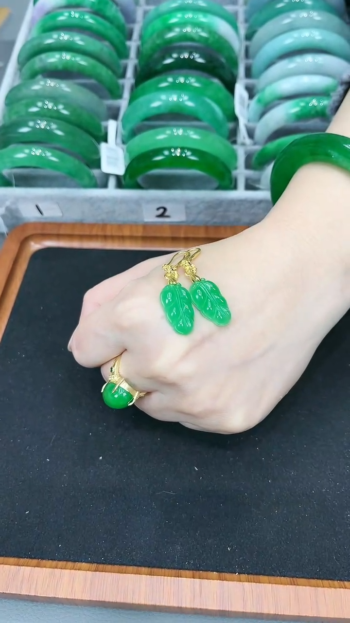 【闪购商品】砖雕s43满绿叶子耳坠