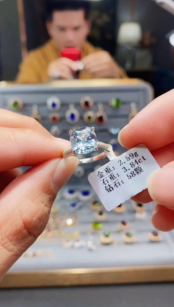 【闪购商品】海蓝宝石戒圈18K金镶嵌3.84配钻