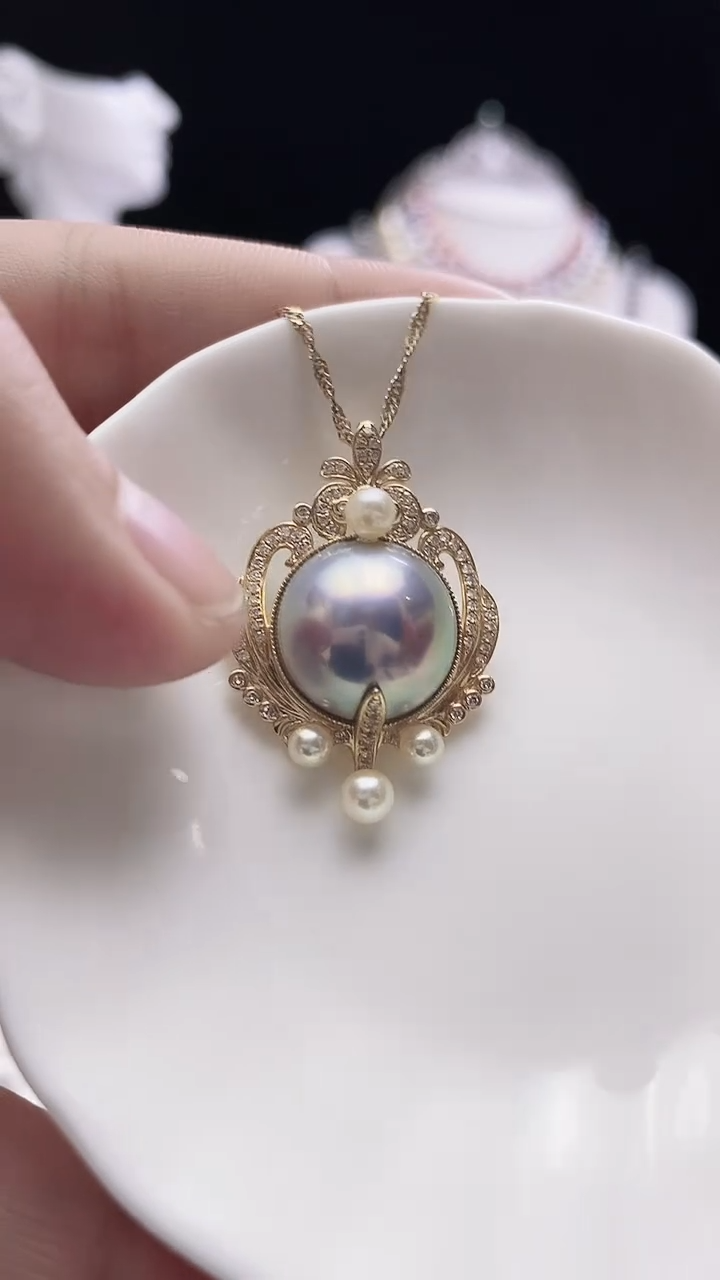 【闪购商品】拼合珍珠（马贝珠）颈饰18K金镶嵌海水马贝吊坠