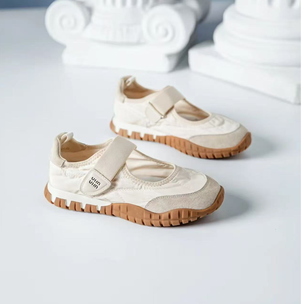 圆头时尚中跟魔术贴单鞋休闲小白鞋沙滩夏季凉鞋鞋子