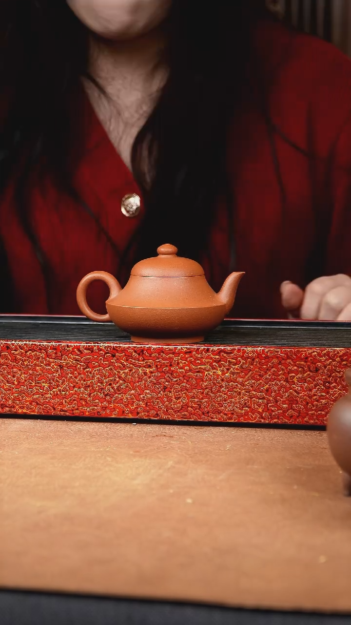 【闪购商品】紫砂紫砂壶朱砂乾隆碗灯150cc九思堂自营