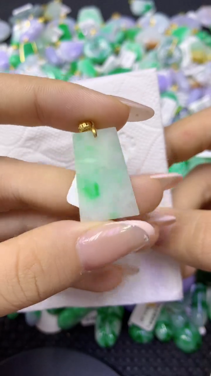 颈饰未镶嵌翡翠天然缅甸翡翠A货