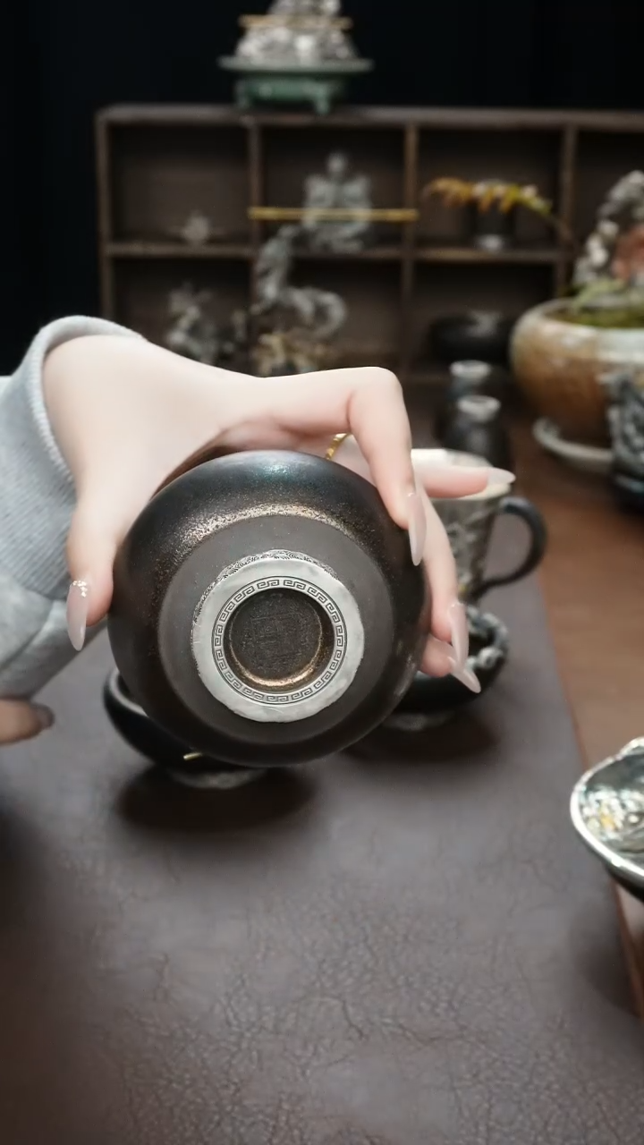 【闪购商品】境秋黑陶主人杯高定