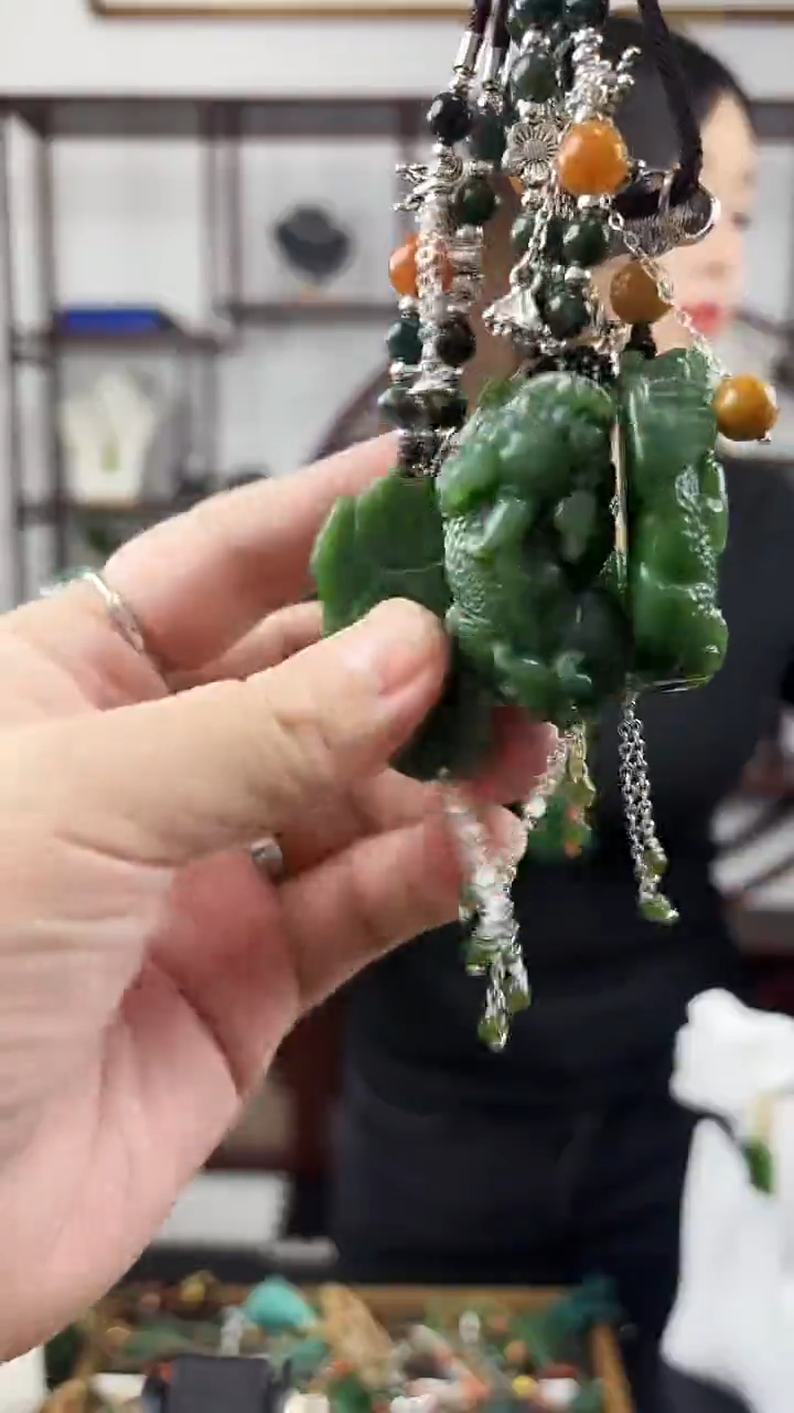 颈饰未镶嵌和田玉貔貅