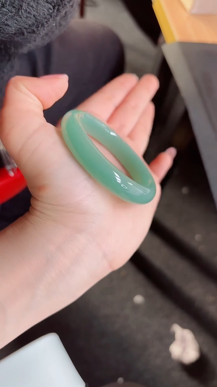 【闪购商品】石英质玉手镯未镶嵌366