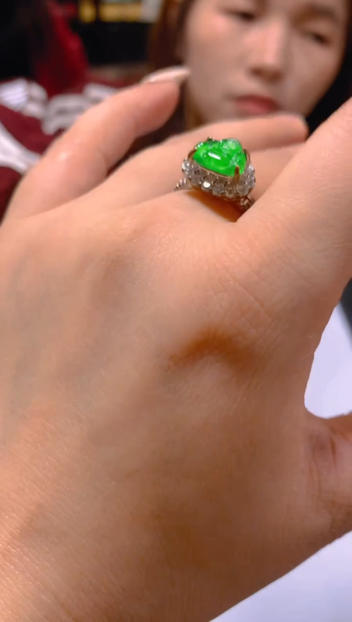 未镶嵌戒指翡翠多样性发一