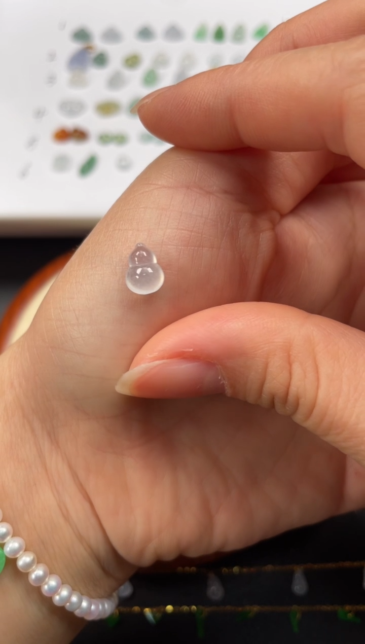 吊坠(不含链)未镶嵌翡翠一个JK698