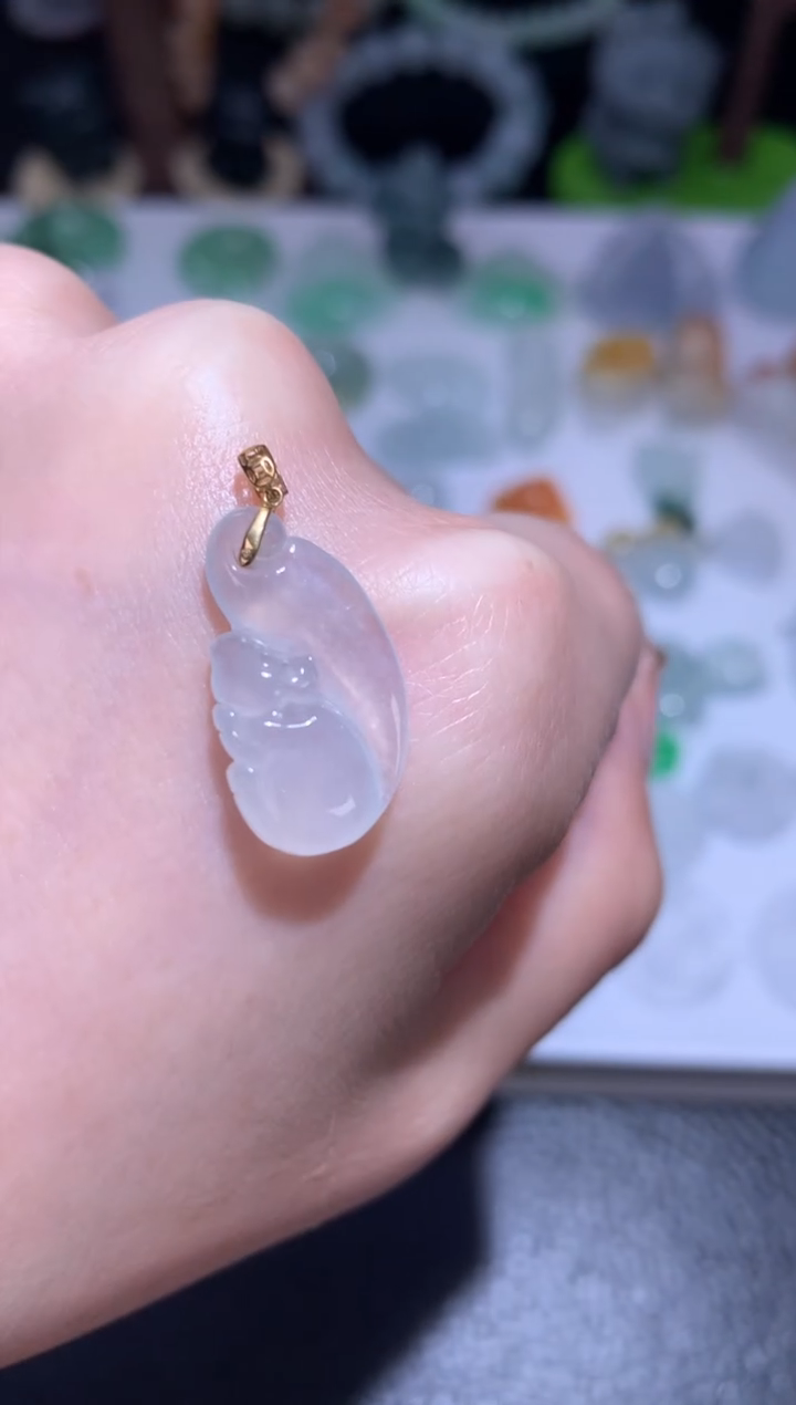 颈饰18K金镶嵌翡翠48小时鉴赏期