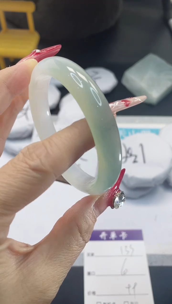 【闪购商品】石英质玉手镯未镶嵌133