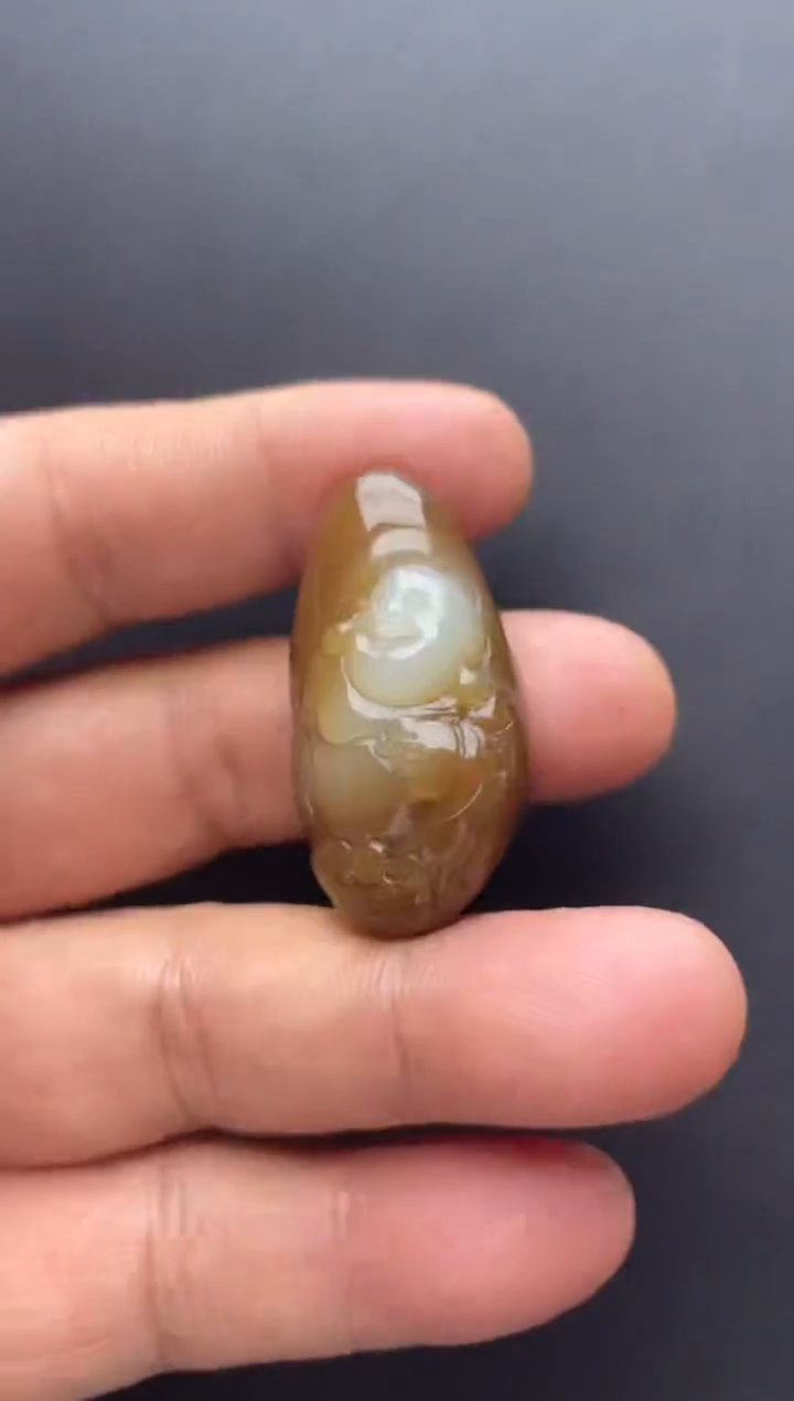 和田玉未镶嵌颈饰佛公