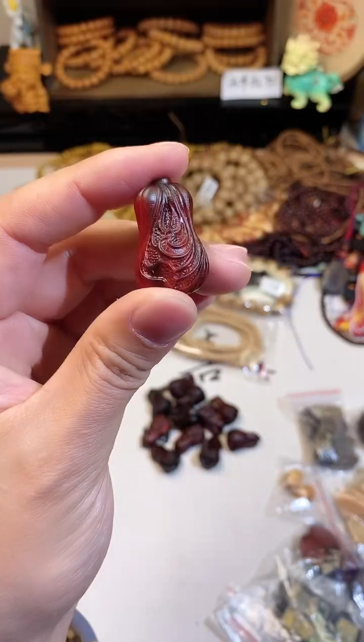 【闪购商品】非洲檀香吊坠白菜紫檀