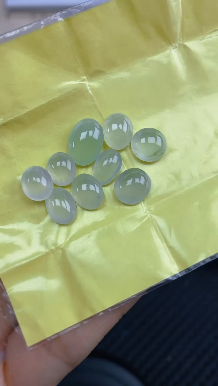 定制翡翠未镶嵌天然翡翠蛋面90