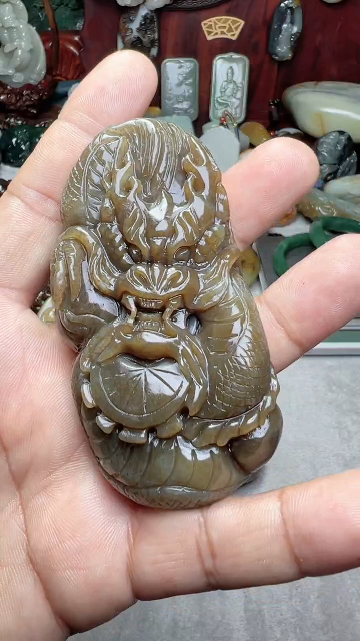 和田玉未镶嵌把件-