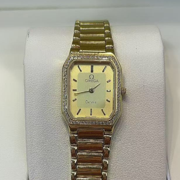95新 Omega/欧米茄 95新石英表后镶钻盘18x21腕15/256108558/专场
