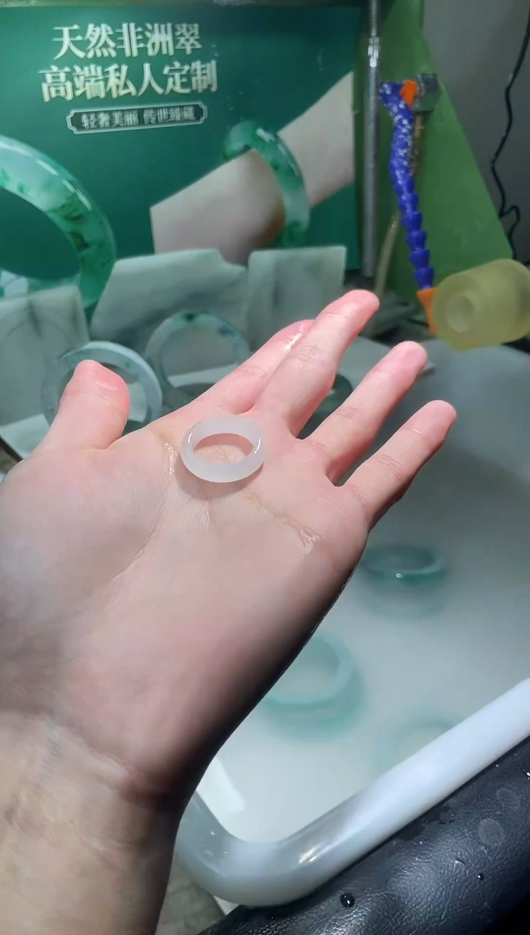 未镶嵌石英质玉戒指ﻬ*安戒圈