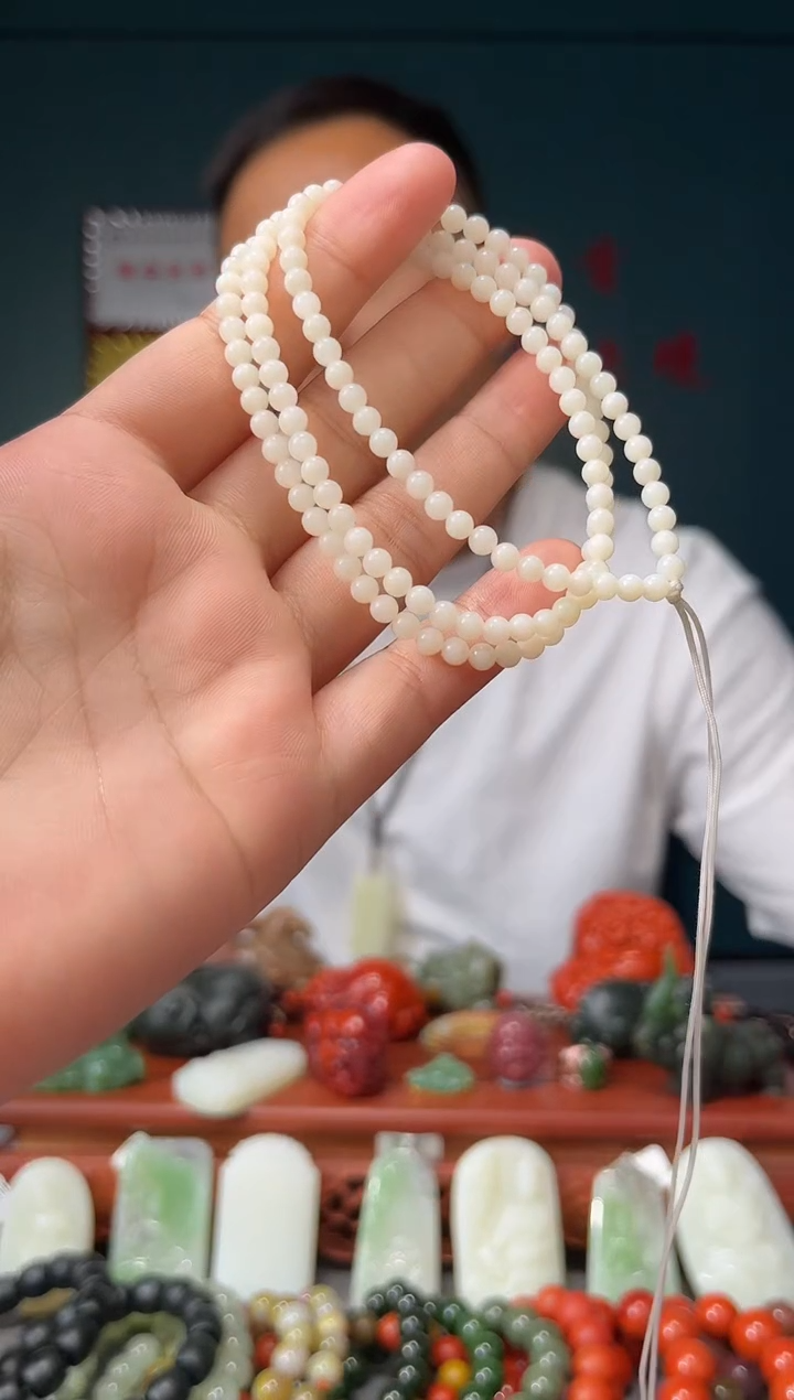 和田玉未镶嵌颈饰长链