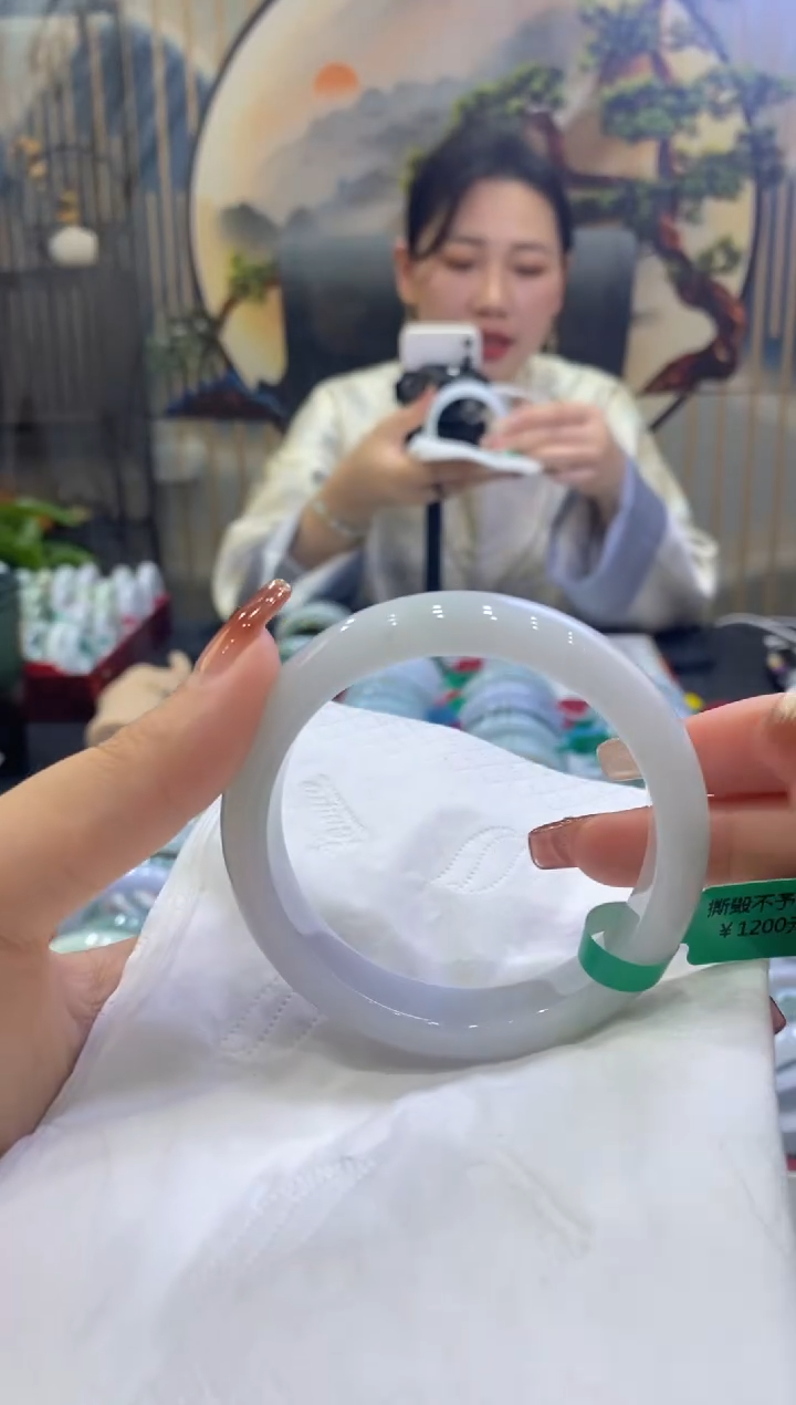 【闪购商品】翡翠手镯未镶嵌00004986